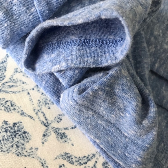Old Navy long sleeve blue flecked relaxed Tee in Girls Size 8 (Big Kids) - Picture 9 of 14